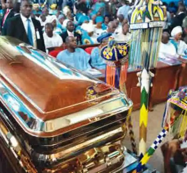 HID Buried Beside Awolowo, Buhari, Govs Pay Last Respects